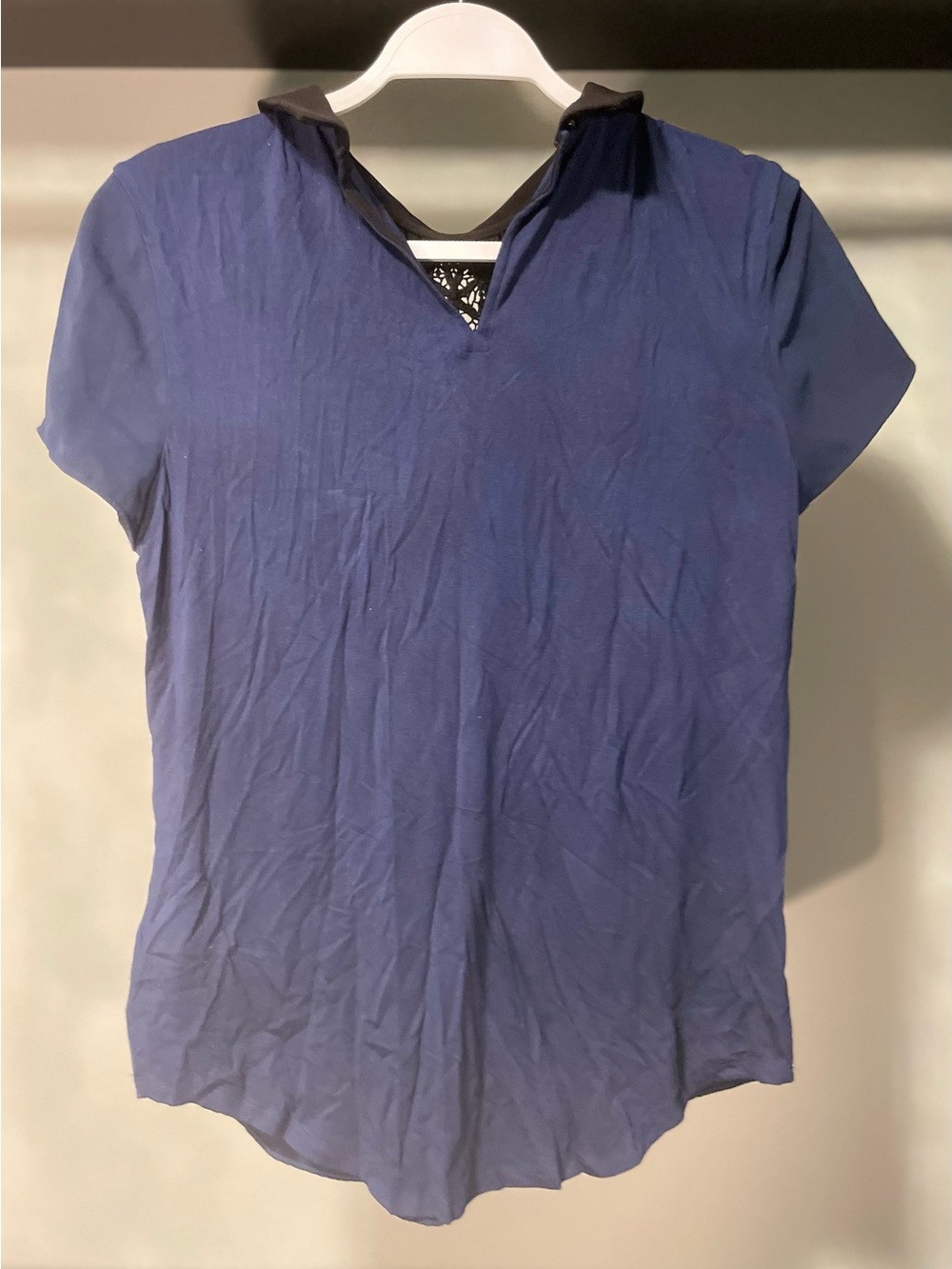Y2K RW&CO Navy Blue Lace Back Blouse Medium Black Crochet Yoke Short Sleeve - Picture 1 of 3